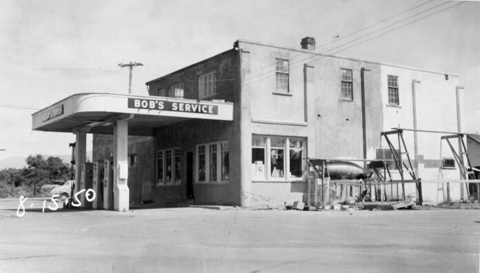 R Chambers Corner 1950e