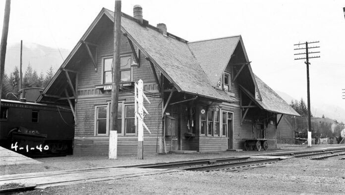 R station house-I, 1940