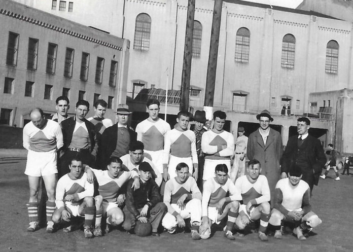 BDHS #2004.101.01 RBlack Diamond Soccer