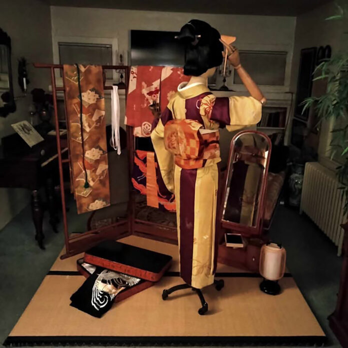Kimono back, display R